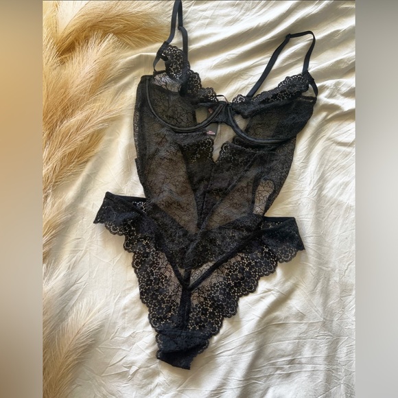 🏷️ Lace Teddy - Picture 1 of 2